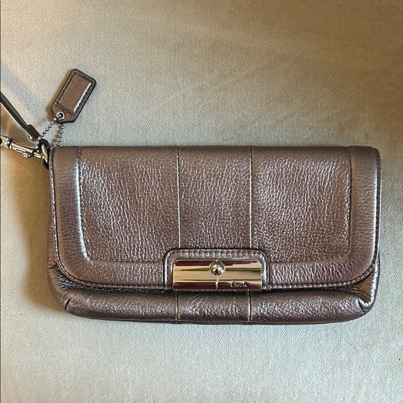 Coach Pewter / Silver Leather Wristlet with Sliver Hardware & Detachable Strap - Picture 1 of 9
